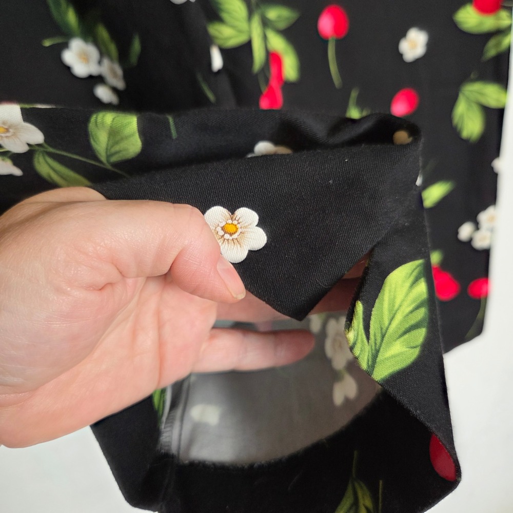 Capri Pant Black Women 14 Cropped Side Zip Cherry Floral Print Retro Cottagecore - Picture 6 of 8